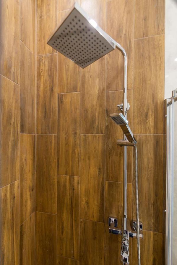 Apartments On Kulisha Str Lviv Ngoại thất bức ảnh